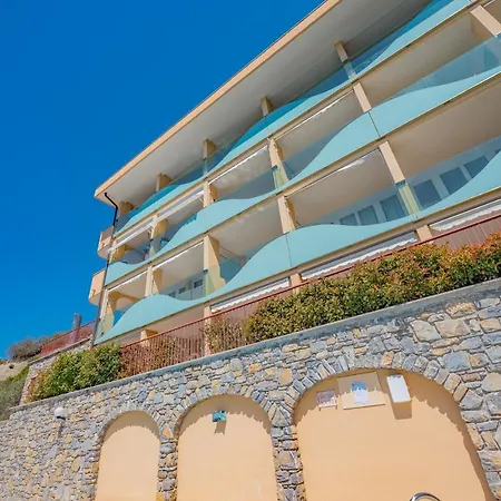 Appartamento Incantevole Con Piscina Vallecrosia Exterior photo